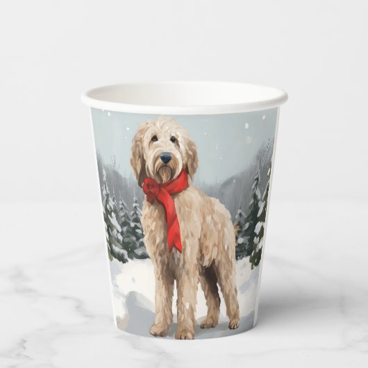 Gobelets En Papier Goldendoodle Chien dans Noël de neige (Verso)