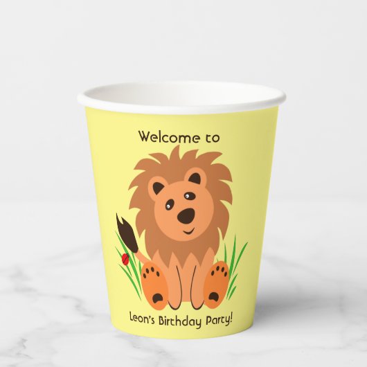 Gobelets En Papier Lion mignon dans l'herbe avec coccinelle, annivers (Recto)