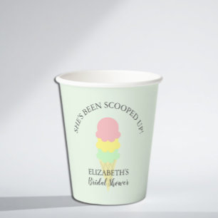 Gobelets En Papier Mariage avec de la glace prise en cuillère