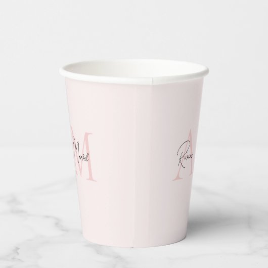 Gobelets En Papier Monogramme minimal initial et nom Pastel rose (Droite)