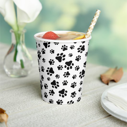 Gobelets En Papier Motif des pattes, pattes de chien, noir et blanc (Insitu)
