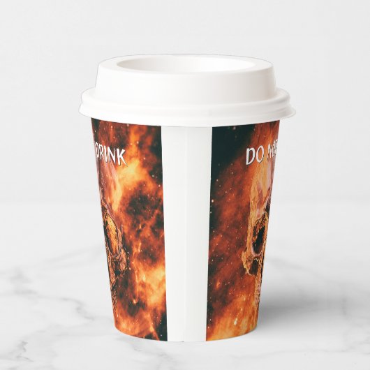 Gobelets En Papier Ne Bois Pas. Crâne flamboyant dans l'espace (Droite)