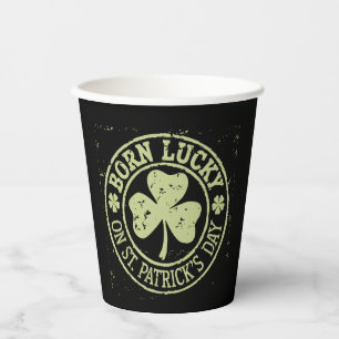 Gobelets En Papier Né Chanceux Le Jour De La Saint-Patrick Anniversai