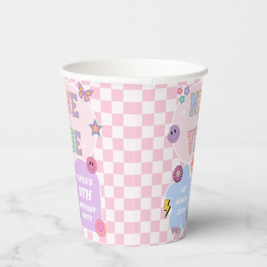 Gobelets En Papier Neuf Est Un Vibe Preppy Patch 9e Anniversaire (Droite)