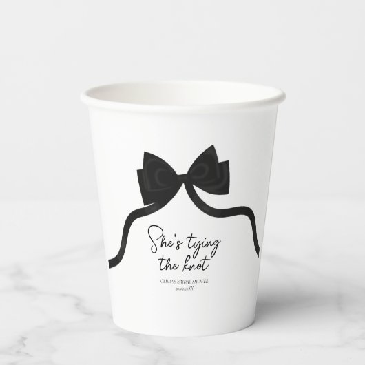 Gobelets En Papier Noir nœud papillon elle assiste à une fête prénupt (Verso)