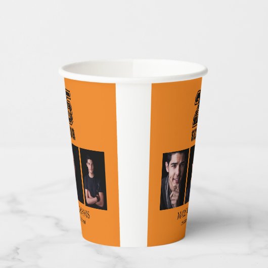 Gobelets En Papier Orange Black Class 2025 Graduation Photo (Gauche)