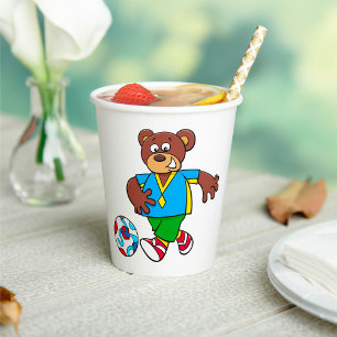 Gobelets En Papier Ours de soccer jouant au football en tenue sportiv