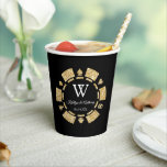 Gobelets En Papier Parties scintillant d'or Monogram Poker Chip Casin<br><div class="desc">Célébrez dans le style avec ces tasses de papier mariage modernes et très tendance. Ce design est facile à personnaliser avec votre libellé d'événement spécial et vos invités seront ravis quand ils verront ces fabuleuses tasses.</div>
