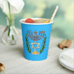 Gobelets En Papier Persian Magen David Menorah<br><div class="desc">Cette image a été adaptée à partir d'un carrelage juif perse antique et présente une menorah avec un Magen David (Étoile de David) encadré de branches d'olivier. Les imperfections de l'image originale peinte à la main ont été conservées. Ajoutez votre propre texte à l'envers.</div>