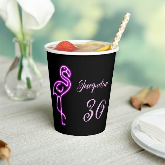 Gobelets En Papier Personnalisé 30e anniversaire Retro Neon rose flam (Insitu)