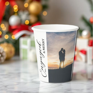 Gobelets En Papier Photo de couple fiancé et joyeux