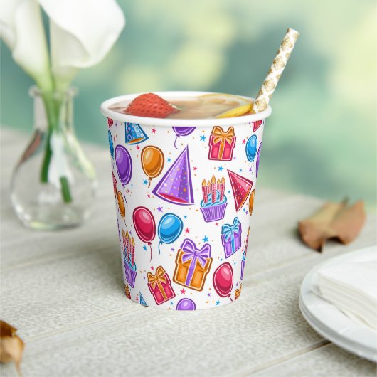 Gobelets en papier pour célébration d'anniversaire (Insitu)
