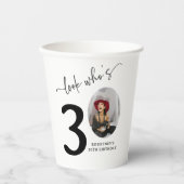 Gobelets En Papier Regarde qui a 30 ans ! Photo moderne 30e anniversa (Recto)