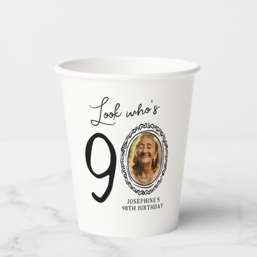 Gobelets En Papier Regarde qui a 90 ans ! Photo 90e anniversaire (Recto)