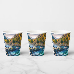 Gobelets En Papier Rivière et Montagnes Photo Pittoresque