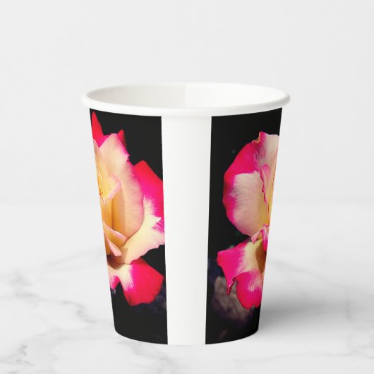 Gobelets En Papier Rose (Gauche)