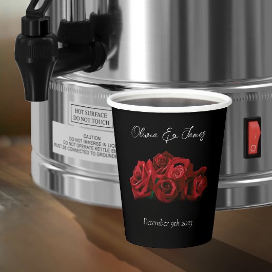 Gobelets En Papier Roses rouges Mariage noir blanc