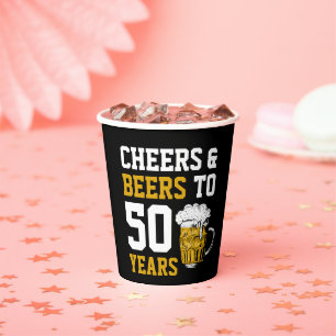 Gobelets En Papier Salutations et bières à 50 ans 50e anniversaire