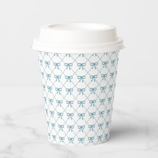 Gobelets En Papier Teal bows on white background,