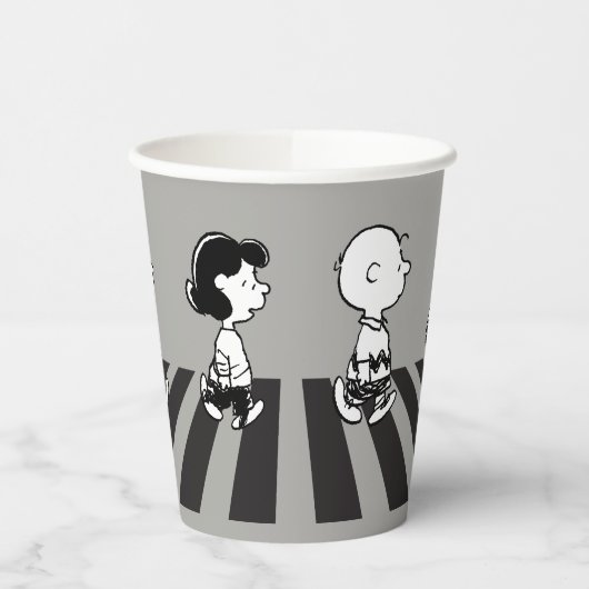 Gobelets En Papier Tee - shirt | Marche de groupe (Gauche)