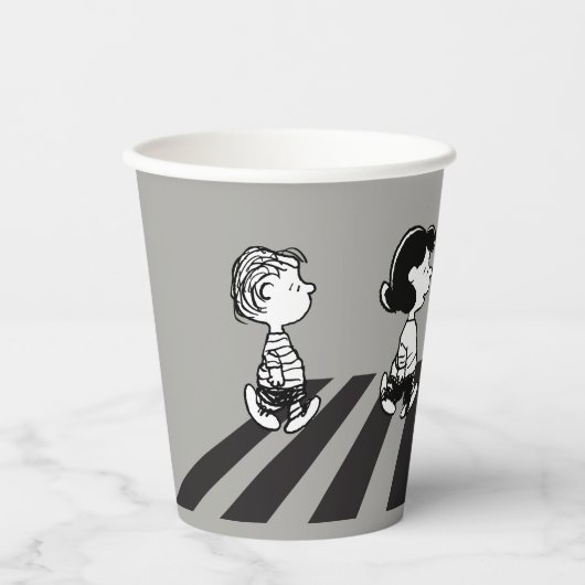 Gobelets En Papier Tee - shirt | Marche de groupe (Recto)