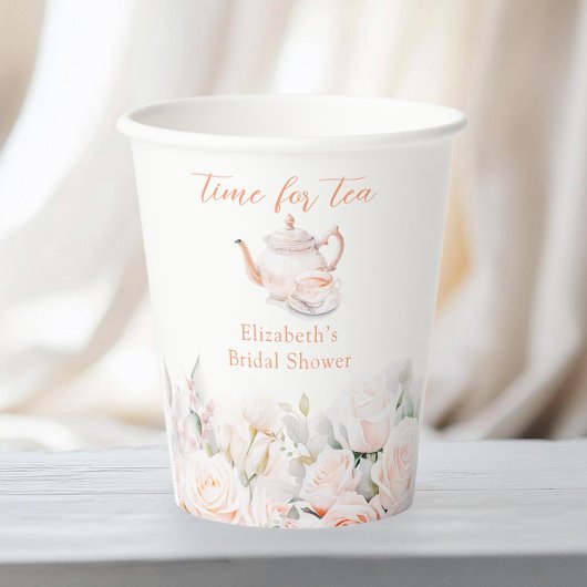 Gobelets En Papier Thé de mariage avec des roses de jardin