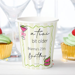 Gobelets En Papier Tini bit plus vieux à la main rétro anniversaire p
