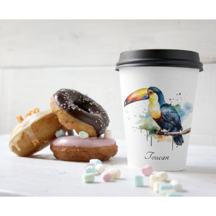 Gobelets En Papier toucan coloré assis sur une branche