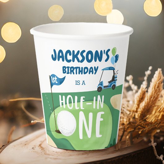 Gobelets En Papier Trou Dans Un Garçon De Golf Premier Anniversaire P