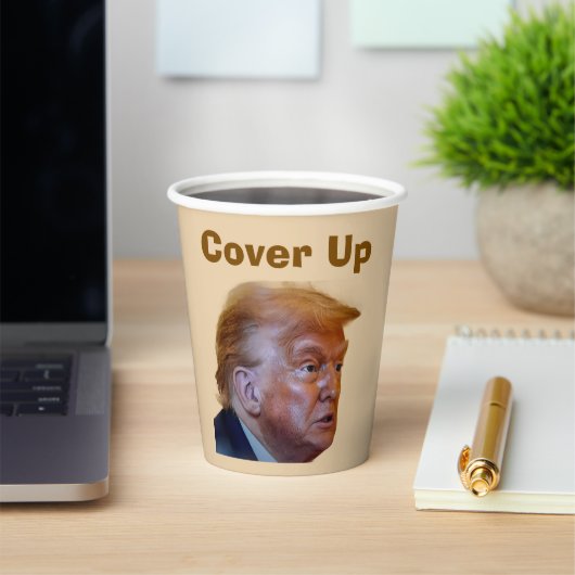 Gobelets En Papier Trump/Cover Up Paper Cup (Insitu)