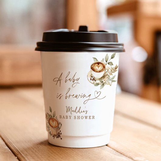 Gobelets En Papier Un bébé brasse des tasses de papier | Baby shower