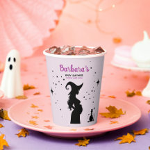Un bébé brasse un Baby shower d'Halloween