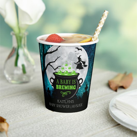 Gobelets En Papier Un bébé brasse un Baby shower d'Halloween (Insitu)