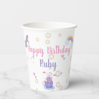 Gobelets En Papier Un château Whimsical, conte de fées et une coupe d