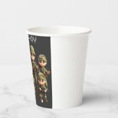 Gobelets En Papier Un Groupe D'Enfants En Camouflage De L'Armée Unifo (Gauche)
