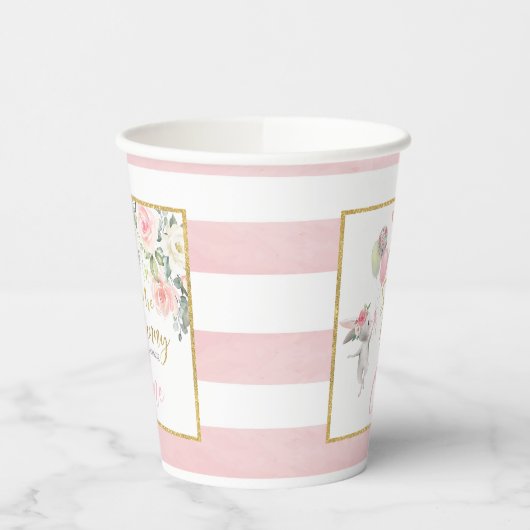 Gobelets En Papier Un lapin tourne une tasse de fête (Gauche)