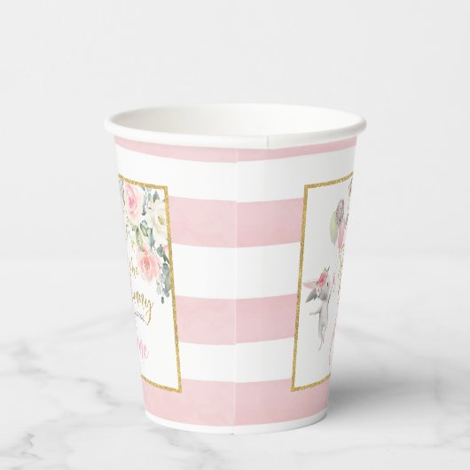 Gobelets En Papier Un lapin tourne une tasse de fête (Droite)