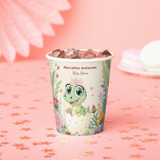 Gobelets En Papier Un Petit Dinosaure Mignonne Se Trouve Sur Le Chemi (Insitu)