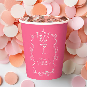 Gobelets En Papier Un peu plus vieux Fête d'anniversaire rose dessiné