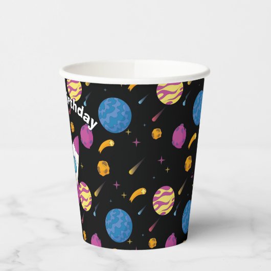 Gobelets En Papier Un Vaisseau Voyageant À Travers La Galaxie (Gauche)