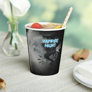 Gobelets En Papier Vampire De Nuit D'Halloween Dans La Plaque Papier