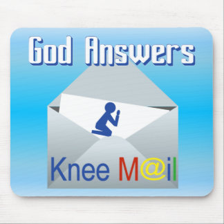 God Answers Knee Mail Christelijke Muismat