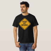 God at Work – Faith, Strength and Purpose T-shirt (Voorkant volledig)