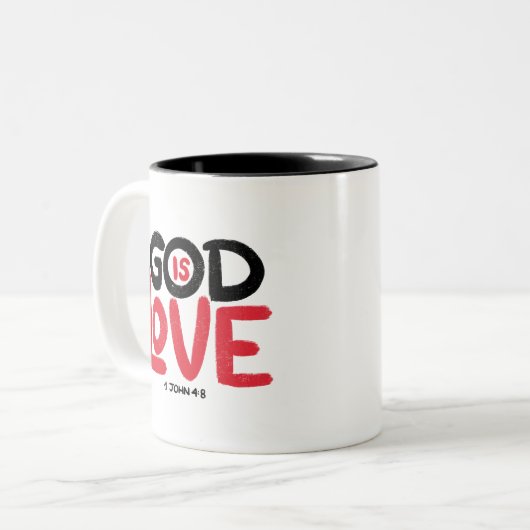 God is liefde met de hand geschreven Mok (Voorkant links)