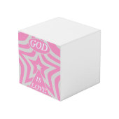 "God Is Love" Pastel Pink Star Personalized Desk Kubus (Voorkant hoekig)