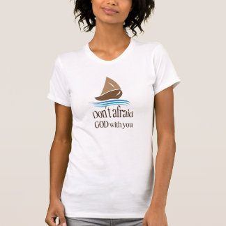 God met je t-shirt