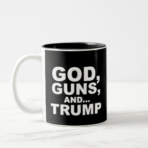 God, Pistool en Trump inauguratiedag 2025 Tweekleurige Koffiemok