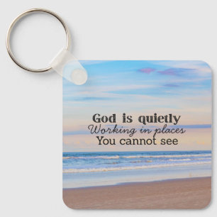 God werkt christelijke typografie Bijbels Sleutelhanger