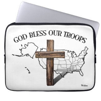 God Zegen Onze Troepen met robuuste kruis & Amerik Laptop Sleeve
