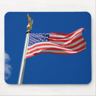God zegene Amerika, Amerikaanse vlag, steun van Pa Muismat